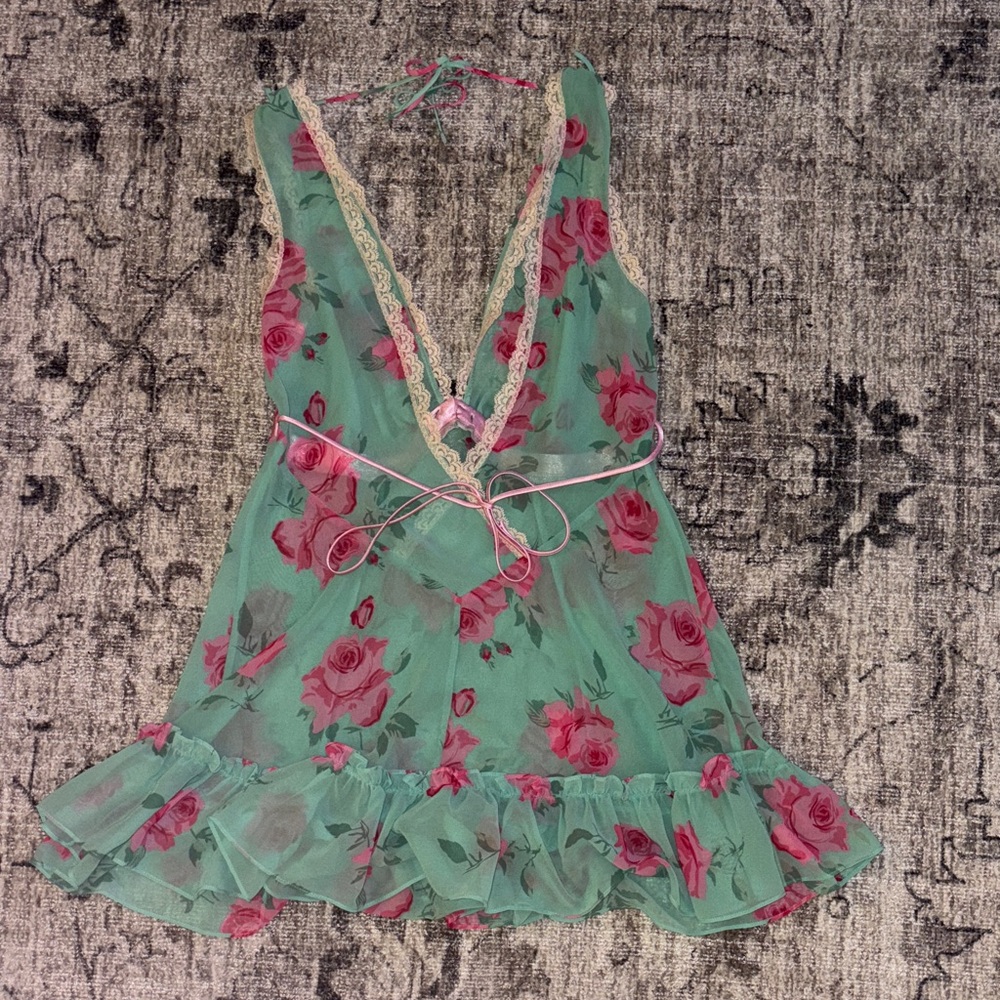 Betsey Johnson Floral Green and Pink Women's Babydoll Y2K top - Picture 3 of 4